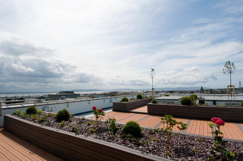 The Western Citypoint Apartments Galway Bagian luar foto