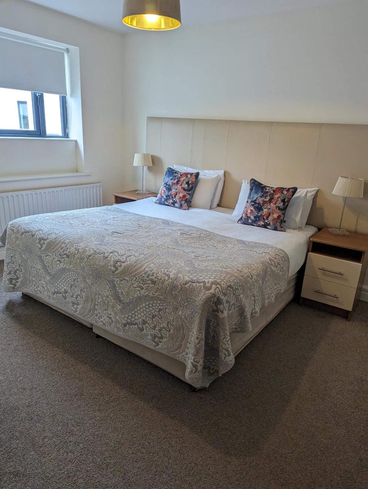 The Western Citypoint Apartments Galway Bagian luar foto