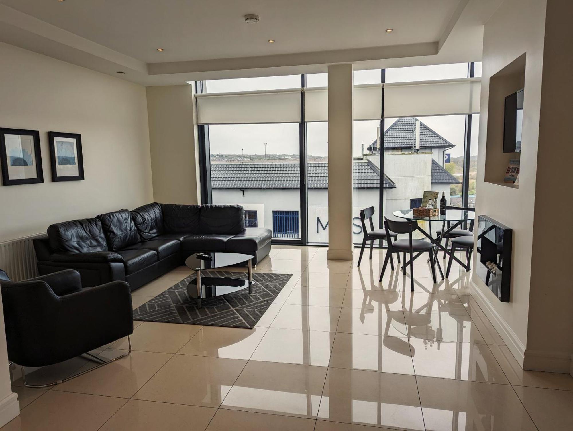 The Western Citypoint Apartments Galway Bagian luar foto