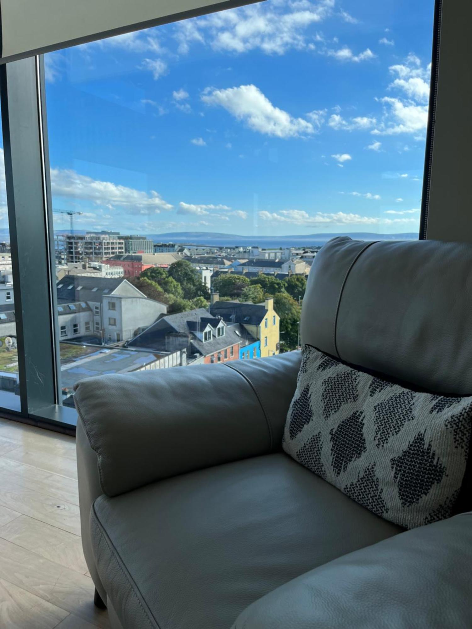 The Western Citypoint Apartments Galway Bagian luar foto