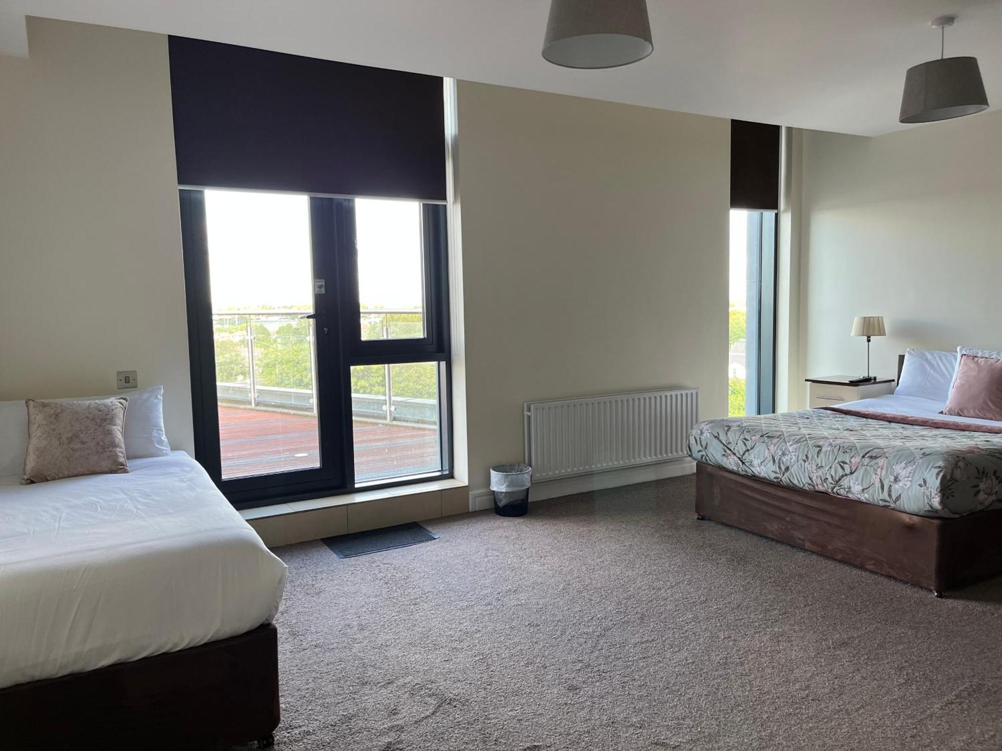 The Western Citypoint Apartments Galway Bagian luar foto