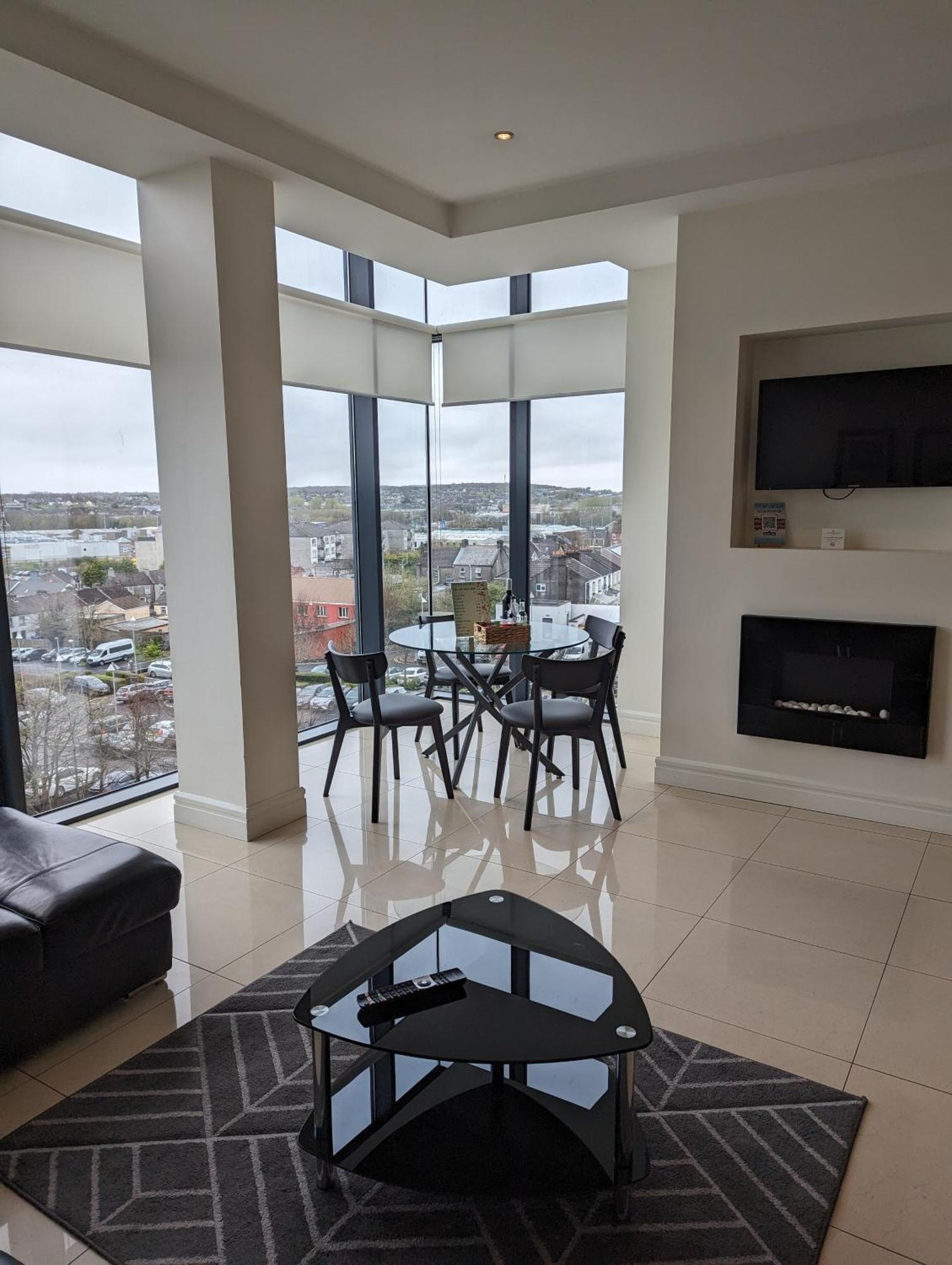 The Western Citypoint Apartments Galway Bagian luar foto