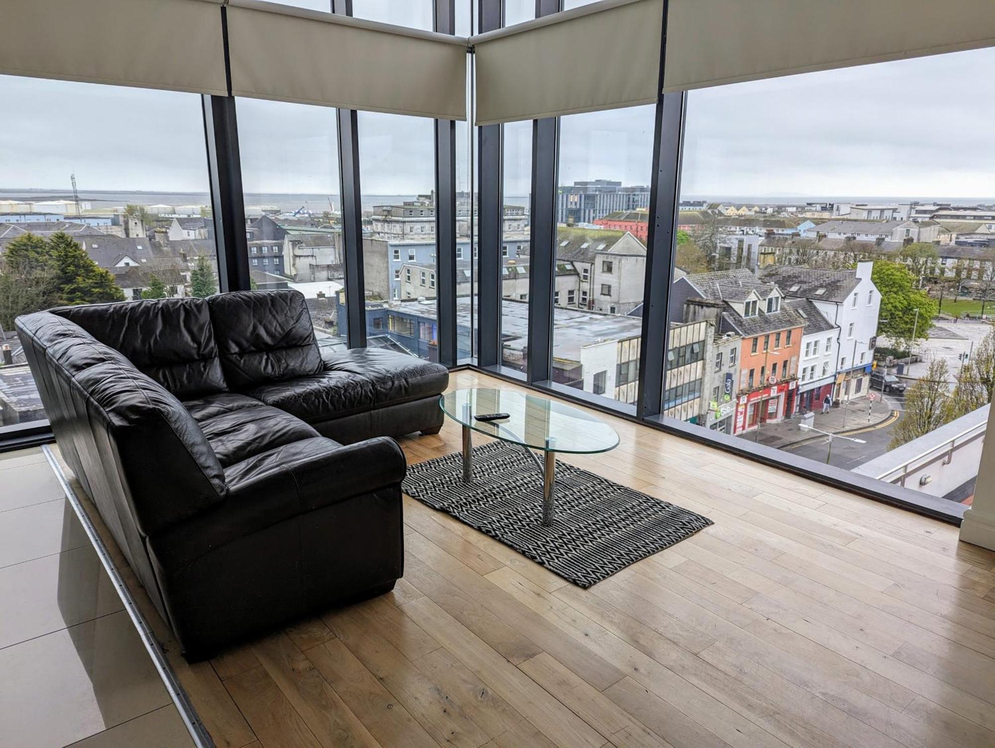 The Western Citypoint Apartments Galway Bagian luar foto
