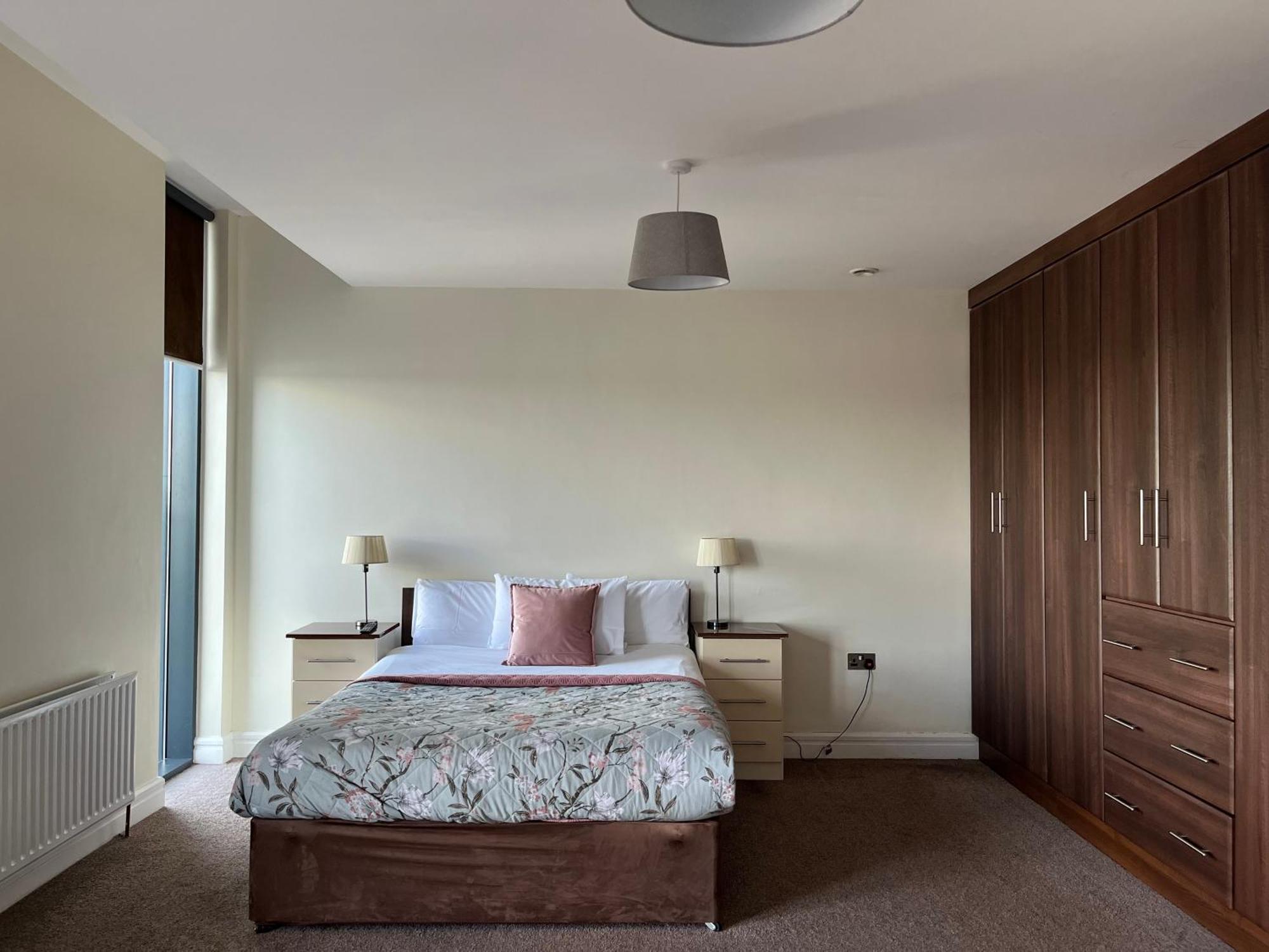 The Western Citypoint Apartments Galway Bagian luar foto