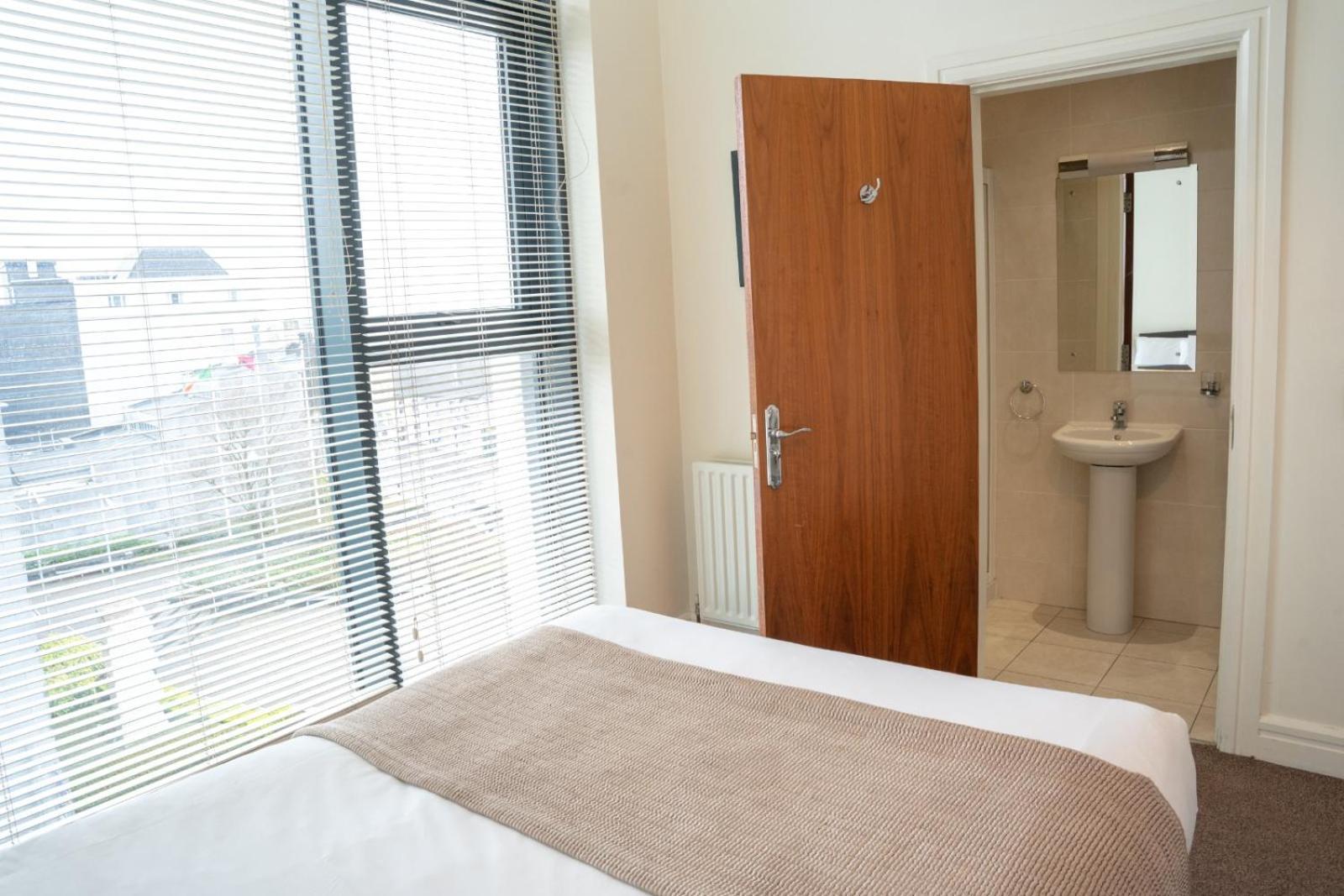The Western Citypoint Apartments Galway Bagian luar foto