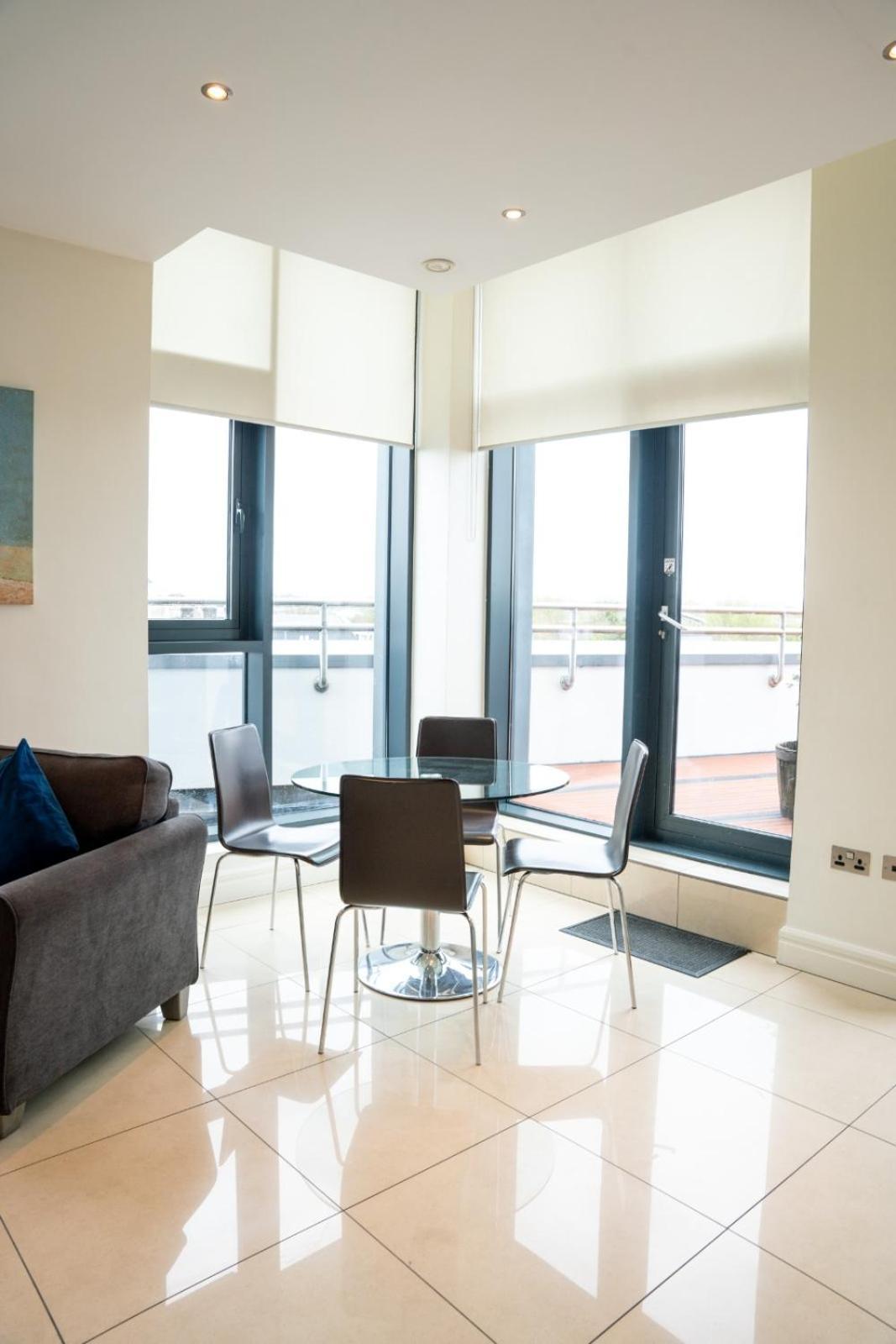 The Western Citypoint Apartments Galway Bagian luar foto