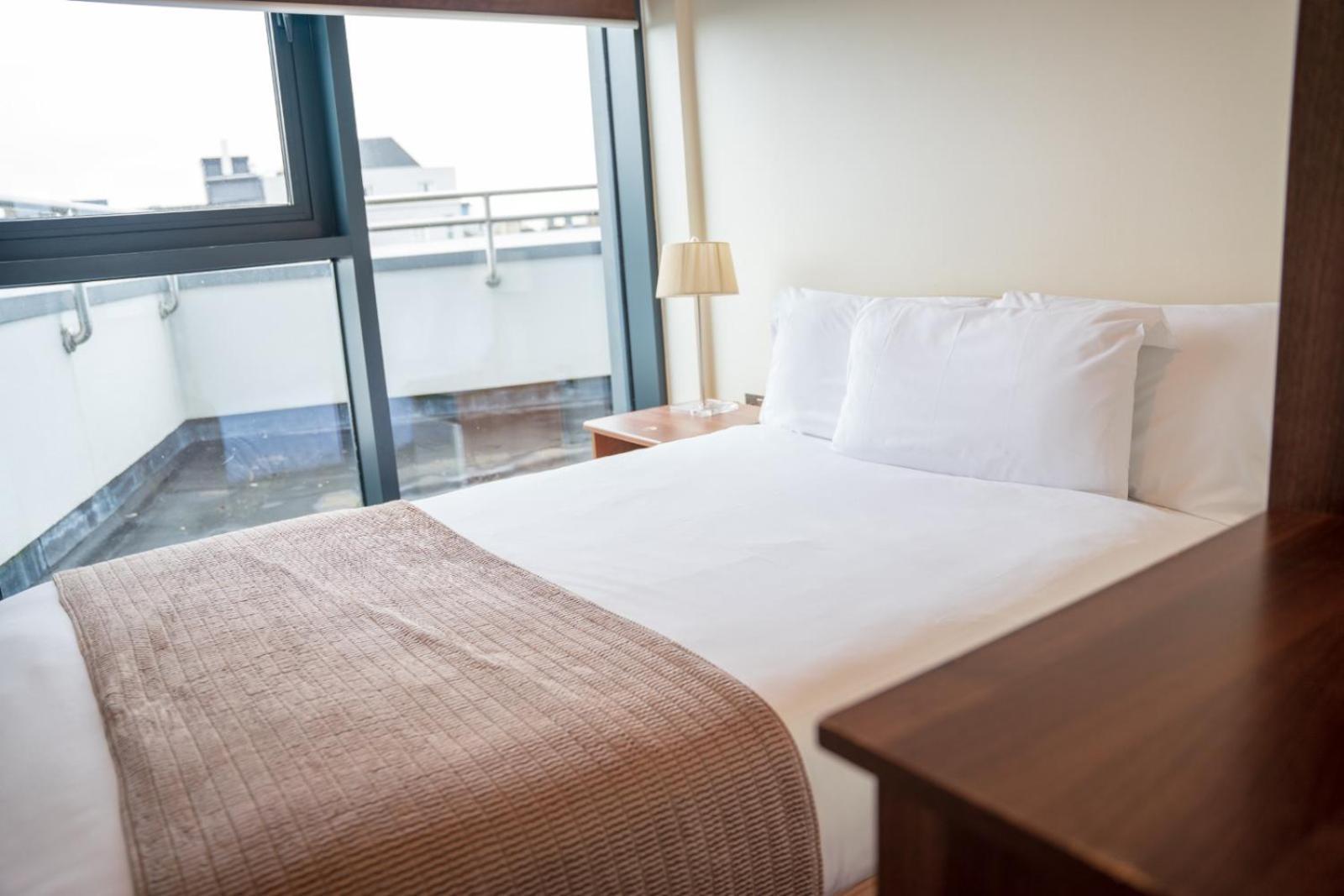 The Western Citypoint Apartments Galway Bagian luar foto
