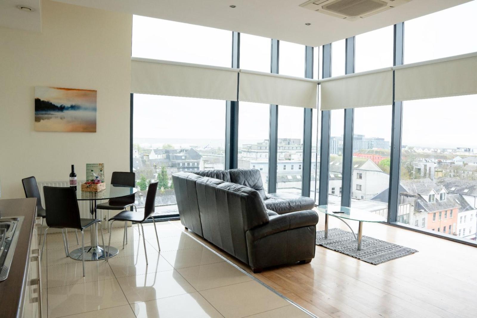 The Western Citypoint Apartments Galway Bagian luar foto