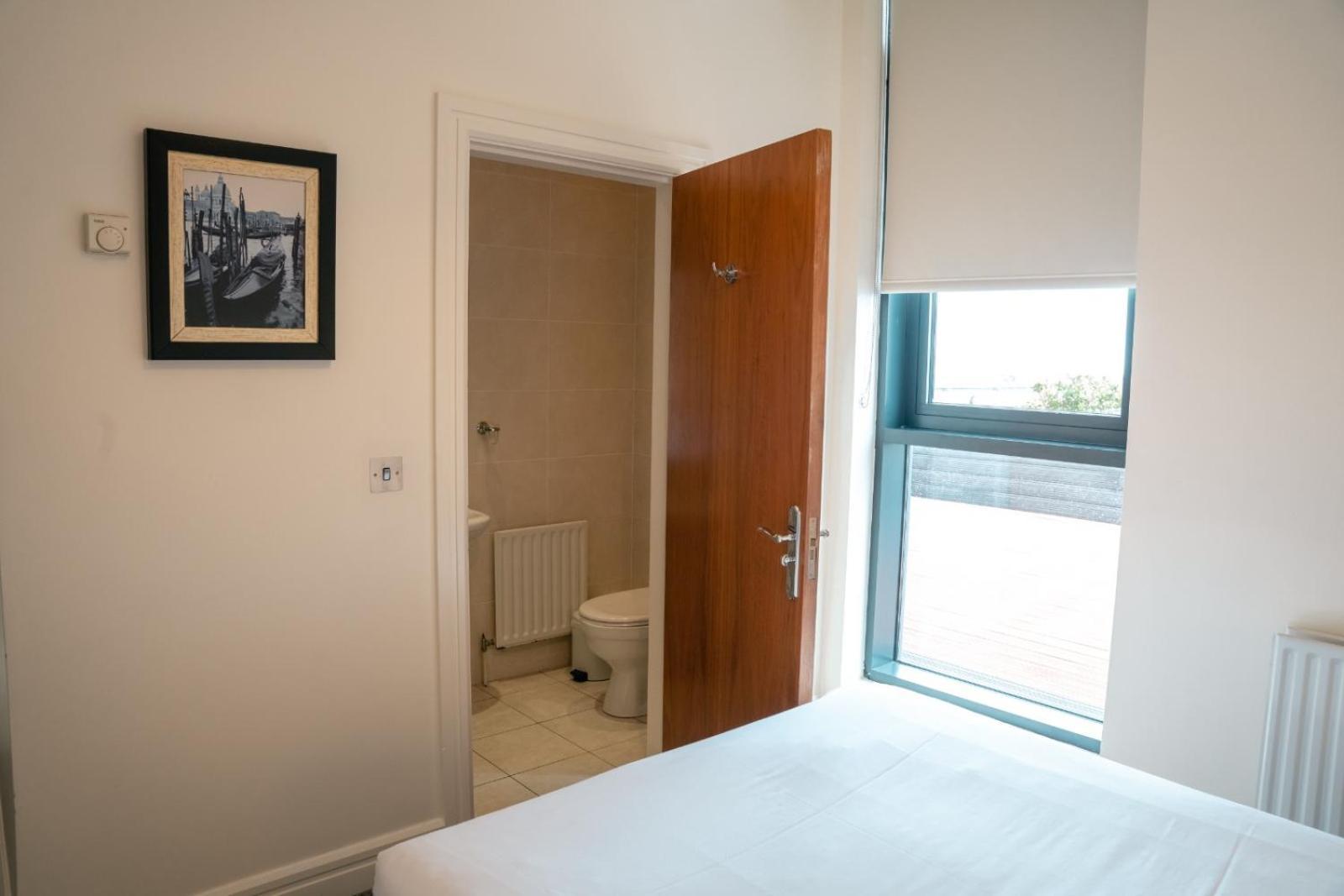 The Western Citypoint Apartments Galway Bagian luar foto